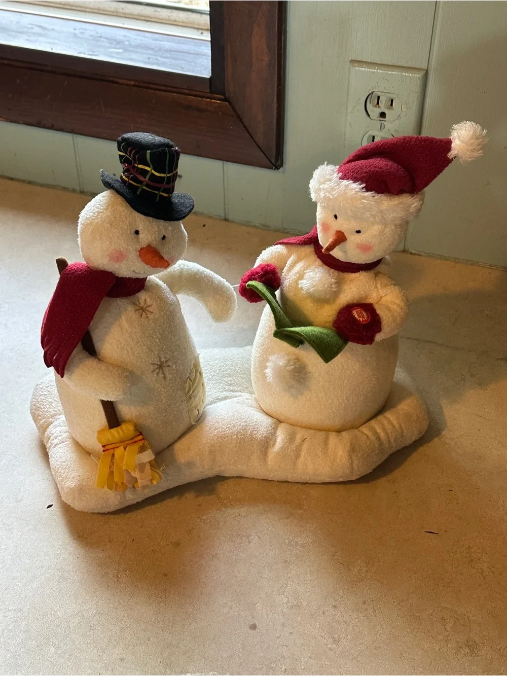 Hallmark Jingle Pals 2003 Caroling Snowmen Plush Untested/As Is